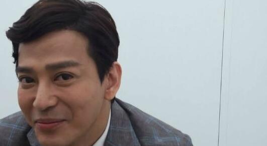 你以為只有女明星整容？錯(cuò)了男明星整容的也不少，還失敗了!