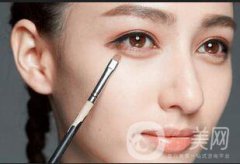 玻尿酸填充臥蠶是多少價(jià)格?有沒(méi)有風(fēng)險(xiǎn)？