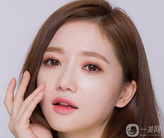 全切雙眼皮修復(fù)價(jià)格是多少？