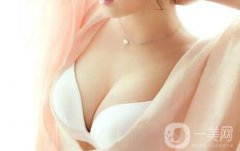 隆胸修復(fù)貴嗎？手術(shù)費(fèi)用一般是多少？