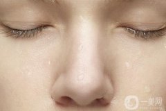 手術(shù)去眼袋的兩種方法？那種好？
