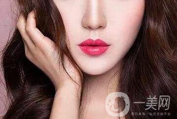隆鼻手術(shù)的風(fēng)險(xiǎn)大嗎？有哪些？