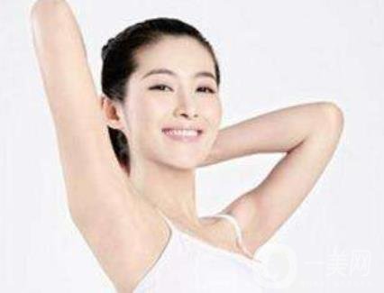 如何快速美白手臂？曬黑后如何*？