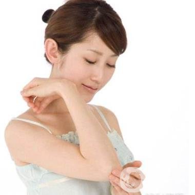 如何快速美白手臂？曬黑后如何*？