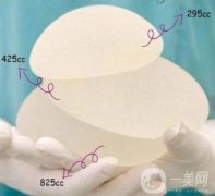 隆胸需要在床上躺多久？隆胸后怎么消除疤痕？