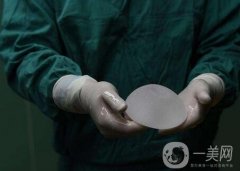 隆胸要多少錢?隆胸的價格跟什么有關(guān)?