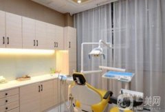 七臺河市桃山區(qū)鄒立欣牙科鑲復(fù)所