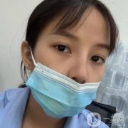 一晃眼已經(jīng)過(guò)去了三個(gè)多月的時(shí)間，現(xiàn)在我已經(jīng)沒(méi)有了眼袋，眼下方的皮膚的緊