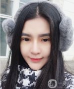 那我做完手術(shù)之后就完全不需要雙眼皮貼了，到了之后我就開始和醫(yī)生進(jìn)行了解