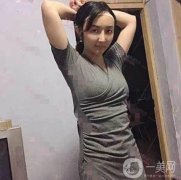我這段時(shí)間剛?cè)プ鐾暌粋€(gè)腰腹吸脂的手術(shù)，我還在家里靜養(yǎng)