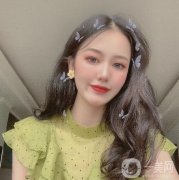 閨蜜看見(jiàn)我整天郁悶的樣子，就建議我去醫(yī)院做熱瑪吉手術(shù)，還給我推薦了做手