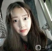 經(jīng)常的熬夜加班，真的使人更加的衰老，這使得自己30多歲黑眼圈就特別的重