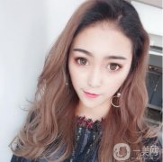 閨蜜看見我郁悶的樣子，她就建議我去醫(yī)院做改臉型手術(shù)，我也正有此意