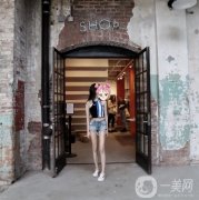 看到現(xiàn)在這個樣子，也擁有了一雙大長腿了，而且顯得腿特別的細(xì)，特別的長