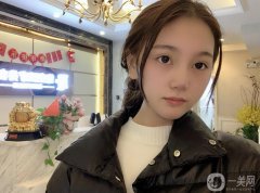 經(jīng)過長(zhǎng)時(shí)間的掙扎，我看到身邊的同事都在做吸臉，變化很大