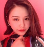 我昨晚失眠了，因?yàn)槲医裉煲鲭p眼皮