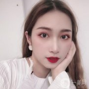 臉部的膠原蛋白就會不斷的流失，所以皮膚越來越松弛