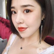 其實(shí)在當(dāng)下注射玻尿酸是一個(gè)特別常見的美容調(diào)節(jié)，主要是痛苦小，而且恢復(fù)起