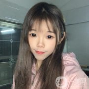 現(xiàn)在感覺臉有點(diǎn)暗沉，有點(diǎn)痘痘，很苦惱