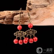 不同風(fēng)格耳釘?shù)钠放七x擇！注意耳釘?shù)馁|(zhì)量和舒適度！