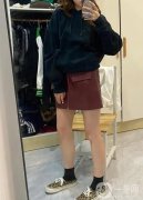女生穿衛(wèi)衣如何搭配裙子？—打造時尚又炫酷的風格