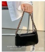 意式風(fēng)情，邂逅復(fù)古魅力——Charm&Shape包包