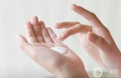 打造柔嫩平滑肌：了解身體肌膚問(wèn)題，掌握身體乳涂抹指南