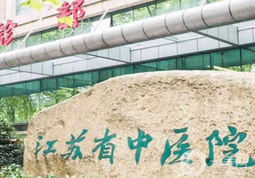 劉育鳳雙眼皮技術好嗎?醫(yī)生口碑、實力雙在線!