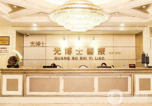 上海光博士醫(yī)療美容醫(yī)院隆鼻怎么樣?線條流暢，形態(tài)自然