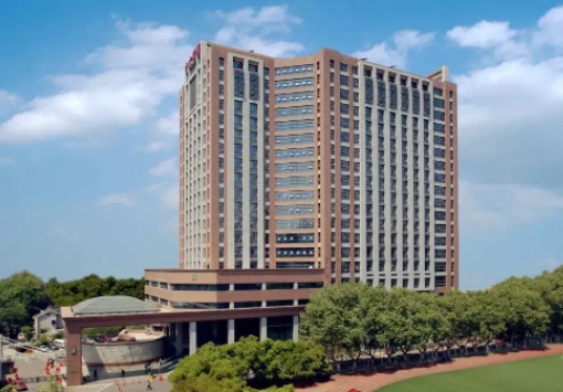 中南大學(xué)湘雅醫(yī)院.jpg