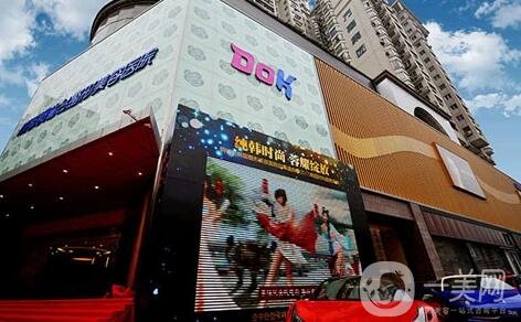 成都銅雀臺醫(yī)院隆鼻案例